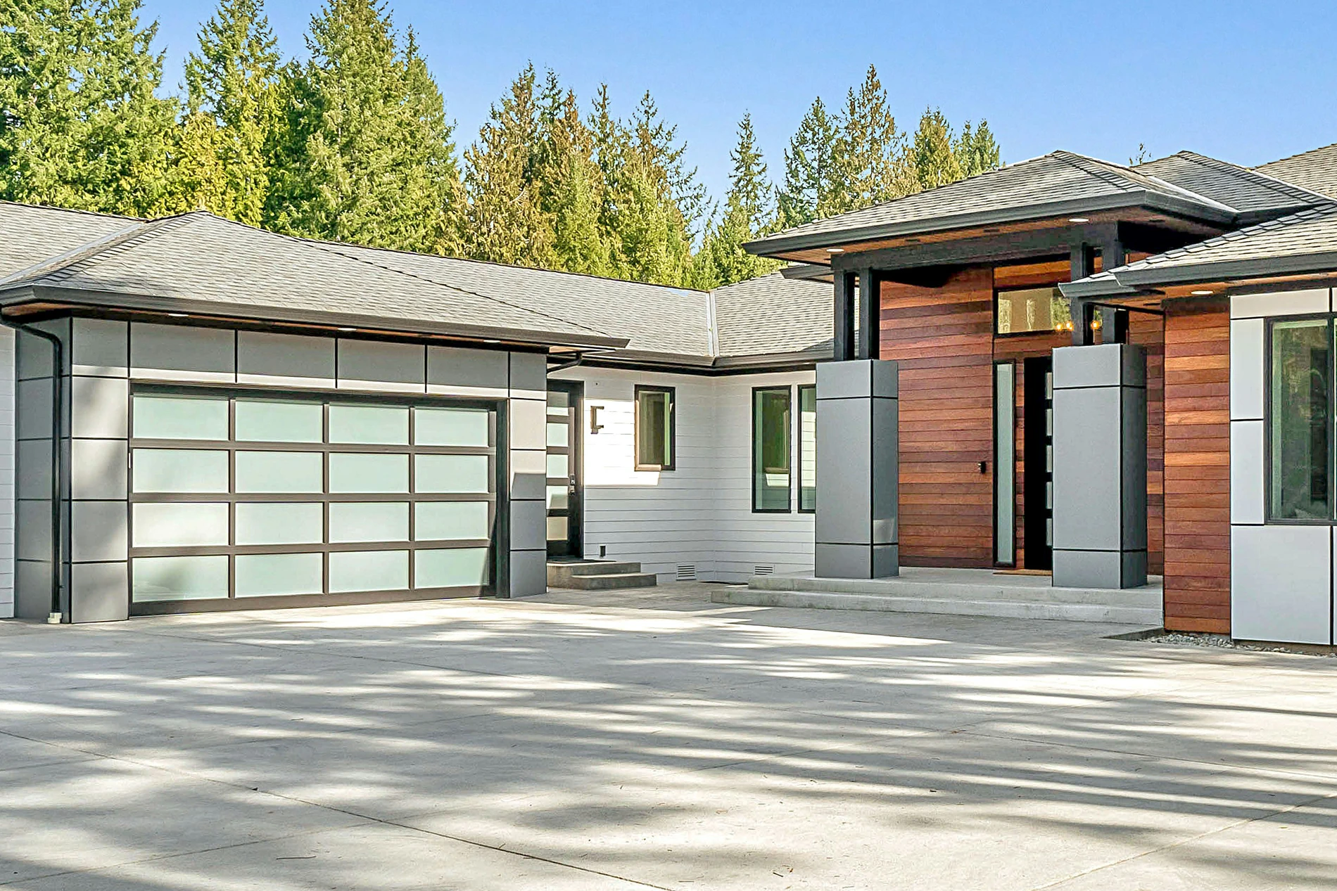 Las Vegas Garage Doors: Elevate Your Space with Lodi Door’s Premium Solutions